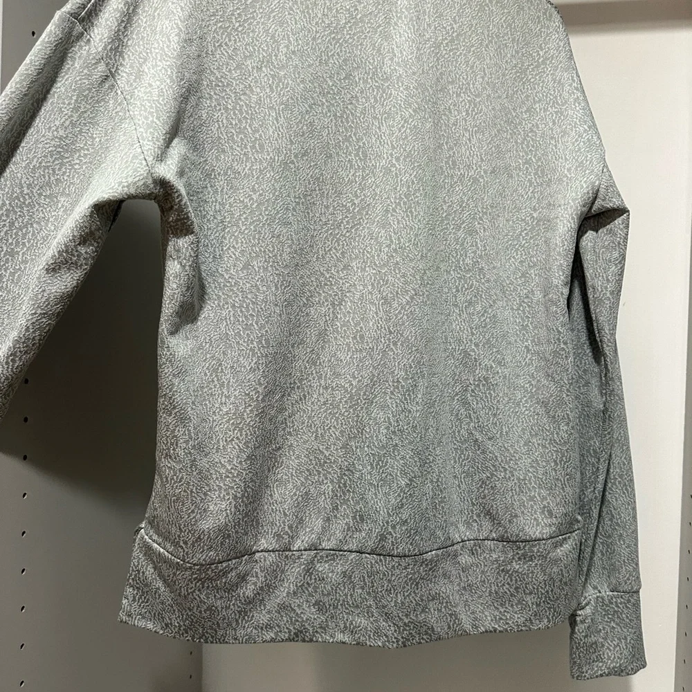 Mondetta Light Gray Patterned Pullover - Picture 4 of 5